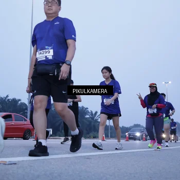 Runner Photo 7345867