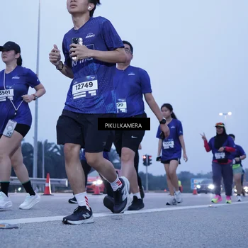 Runner Photo 7345901