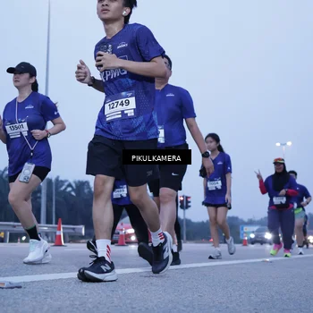 Runner Photo 7345935