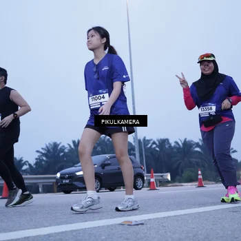 Runner Photo 7345957