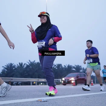 Runner Photo 7346043