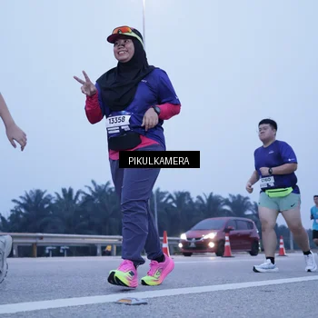 Runner Photo 7346051