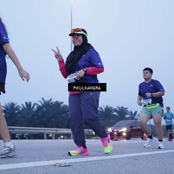 Runner Photo 7346052