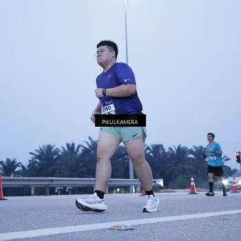 Runner Photo 7346074