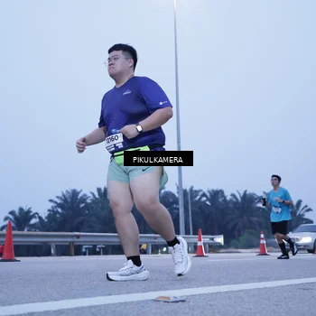 Runner Photo 7346077