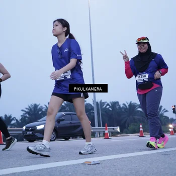Runner Photo 7346079