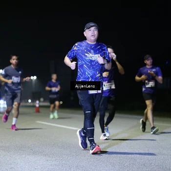 Runner Photo 7346124