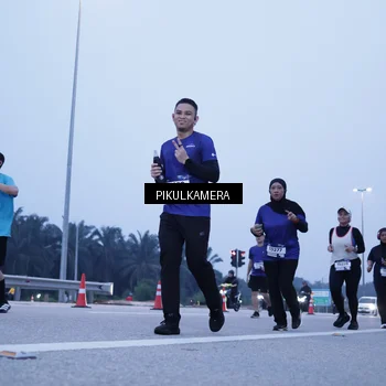 Runner Photo 7346153