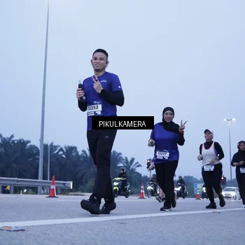 Runner Photo 7346154