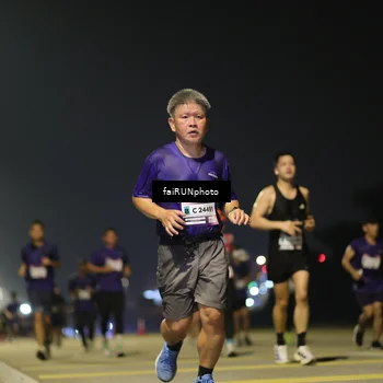 Runner Photo 7346353