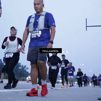 Runner Photo 7346375