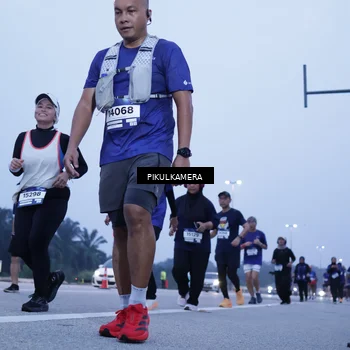 Runner Photo 7346410