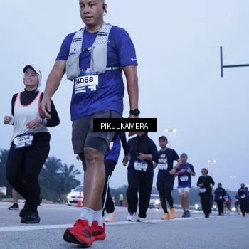 Runner Photo 7346423