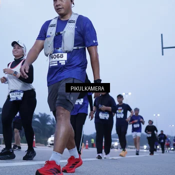 Runner Photo 7346438