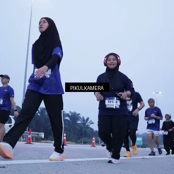 Runner Photo 7346488