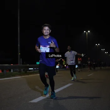 Runner Photo 7346540