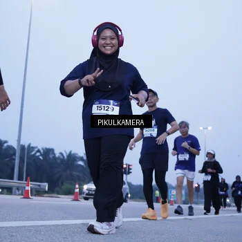 Runner Photo 7346542