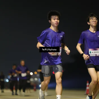 Runner Photo 7346611