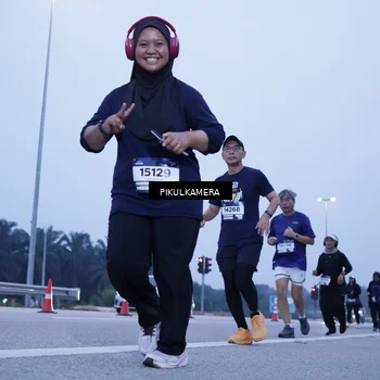 Runner Photo 7346615
