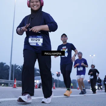 Runner Photo 7346639