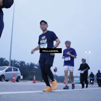 Runner Photo 7346678