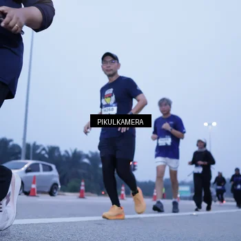 Runner Photo 7346689