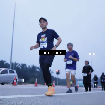 Runner Photo 7346745