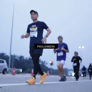 Runner Photo 7346751