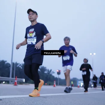 Runner Photo 7346811