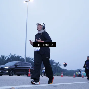 Runner Photo 7346894