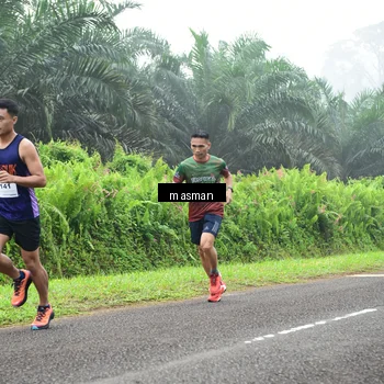 Runner Photo 7346909