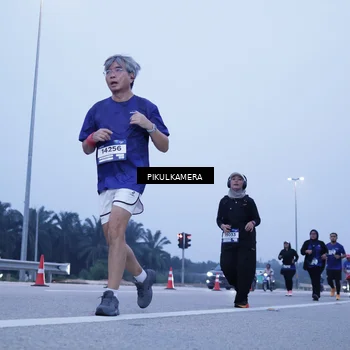 Runner Photo 7346922