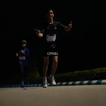 Runner Photo 7347001