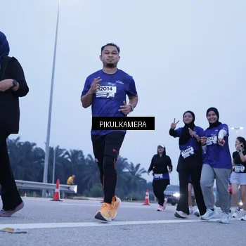 Runner Photo 7347165