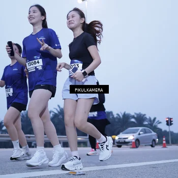 Runner Photo 7347429