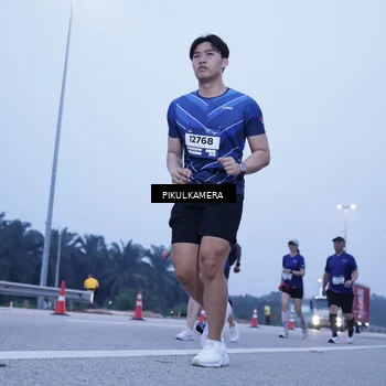 Runner Photo 7347452