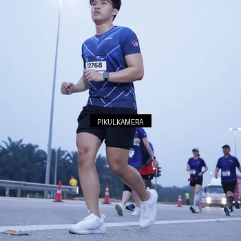 Runner Photo 7347488