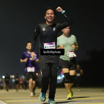 Runner Photo 7347540