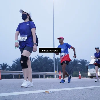 Runner Photo 7347550