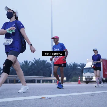 Runner Photo 7347551