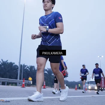 Runner Photo 7347557