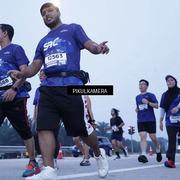 Runner Photo 7347991