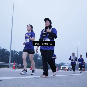 Runner Photo 7348065