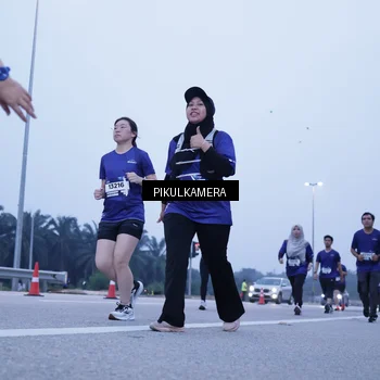 Runner Photo 7348067