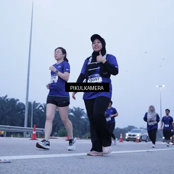Runner Photo 7348080