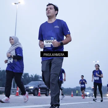 Runner Photo 7348200