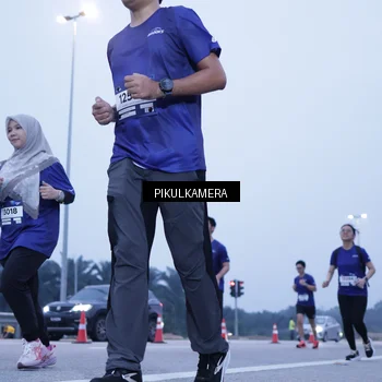 Runner Photo 7348203