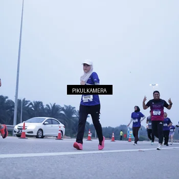 Runner Photo 7348298
