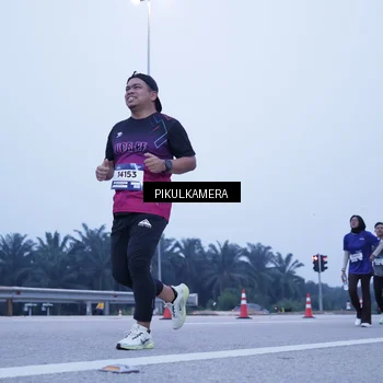 Runner Photo 7348391