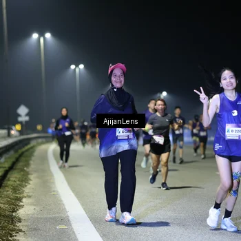Runner Photo 7348411